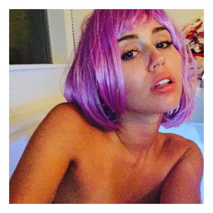  Miley Cyrus est&amp;aacute; sempre aparecendo sensual em suas fotos no Instagram 