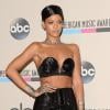 Rihanna foi escolhida para colaborar ao lado de Shakira