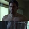 No longa "Garota Exemplar", Ben Affleck mostrou sua saúde em um banho