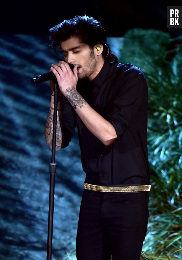 Zayn Malik, ex integrante do One Direction, solta sua voz