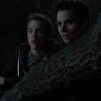 Stiles (Dylan O'Brien) levou Liam (Dylan Sprayberry) para espionar Theo (Cody Christian) em "Teen Wolf"