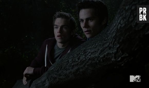 Stiles (Dylan O'Brien) levou Liam (Dylan Sprayberry) para espionar Theo (Cody Christian) em "Teen Wolf"