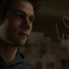 Em "Teen Wolf", Stiles (Dylan O'Brien) colocou o nome de Theo (Cody Christian) em seu quadro de suspeitos e explicou as dúvidas que tem para seu pai