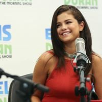 Selena Gomez abre o jogo e revela que álbum novo está pronto e já planeja próxima turnê