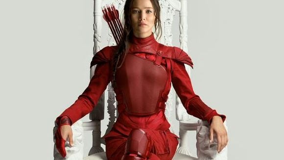 De "Jogos Vorazes: A Esperança - Parte 2": Katniss arrasa de visual novo em mais um cartaz liberado!