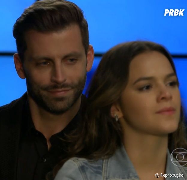 Mari (Bruna Marquezine) vai ser beijada por Gabo (Henri Castelli) em "I Love Paraisópolis"