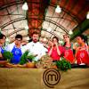 Os participantes do "MasterChef Brasil" preparam as receitas em 1h30 dentro de um barco navegando pelo Rio Negro! 