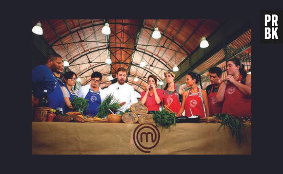 Os participantes do "MasterChef Brasil" preparam as receitas em 1h30 dentro de um barco navegando pelo Rio Negro! 