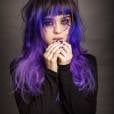  Bella Piero, de "Verdades Secretas", causa com seus cabelos coloridos 
