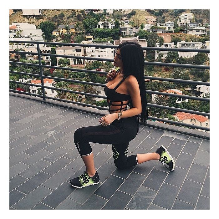  Kylie Jenner &amp;eacute; uma das famosas que se mant&amp;eacute;m gatas, mesmo com roupa de academia 