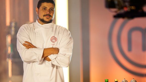 Do "MasterChef Brasil": Conheça mais sobre Raul Lemos, finalista do reality culinário da Band!