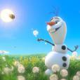 Olaf, dublado por Fábio Porchat, é um boneco de neve sonhador "Frozen - Uma Aventura Congelante"