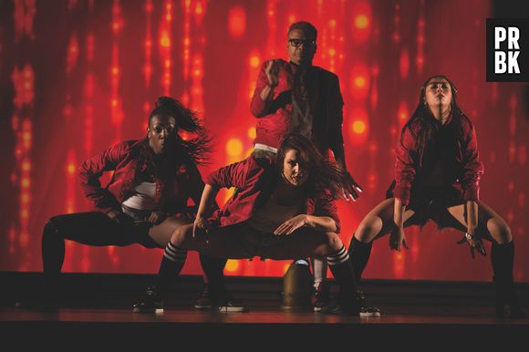 Com Bruna Marquezine e Anitta, "Breaking Through" tem direção de John Swetnam