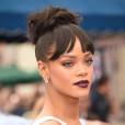Olha a boca da Rihanna, que linda!