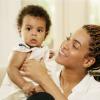 O cantor Jay-Z e Beyoncé tem uma filha chamada Blue Ivy Carter, nascida em janeiro de 2012