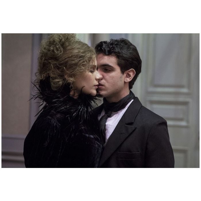 De &quot;Ligações Perigosas&quot;, Isabel (Isabella Santoni) e Augusto (Ghilherme Lobo) protagonizam cena de sexo