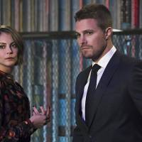 Em "Arrow": na 4ª temporada, filho de Oliver (Stephen Amell) é sequestrado por Darhk!