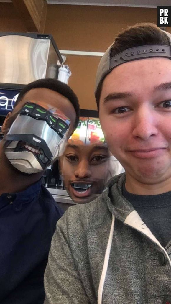 Parece que alguma coisa deu errada no Face Swap do Snapchat, mas o resultado ficou hilário!