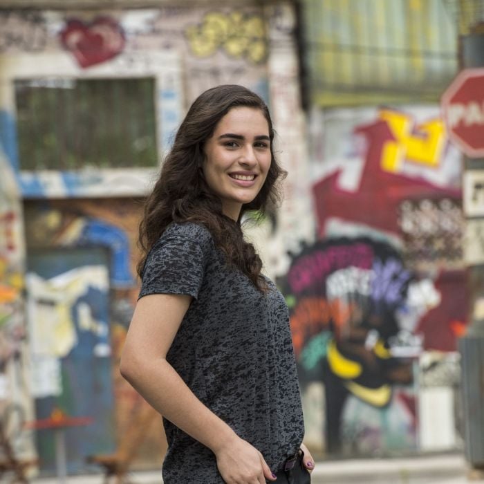Lívian Aragão interpreta Júlia na atual temporada da novela &quot;Malhação&quot;