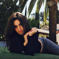 Camila Cabello, do Fifth Harmony, posta foto sexy no Instagram e impressiona por beleza: "Tão linda"