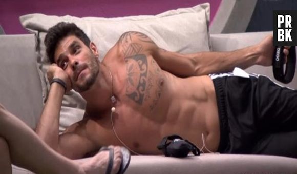 O carioca Diego, perdeu 2 quilos dentro do "Big Brother Brasil 14". Ele está pesando 84 quilos