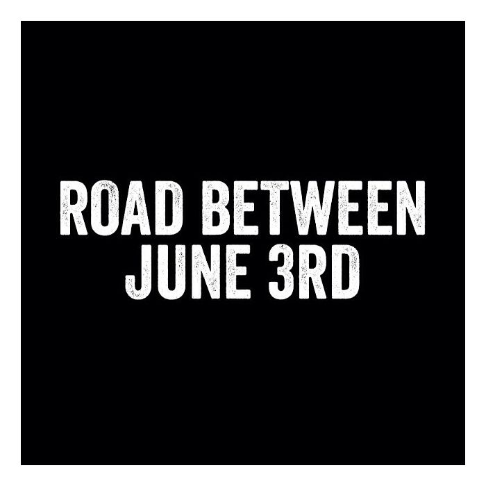 Lucy Hale usou sua conta no Instagram para divulgar a data do seu primeiro CD, &quot;Road Between&quot;, no Instagram
