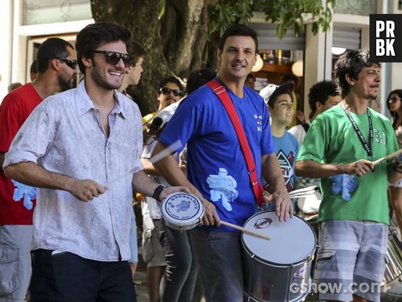 Em "Malhação", Martin (Hugo Bonemer) formou um bloco de Carnaval