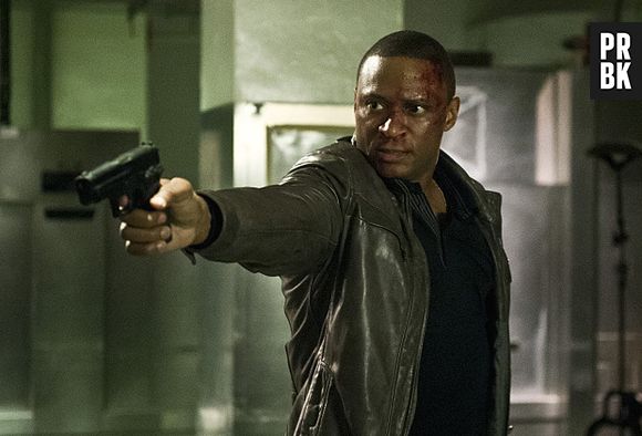 Em "Arrow", Diggle (David Ramsey) mata Andy (Eugene Byrd), seu próprio irmão!