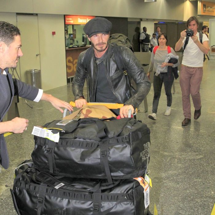 O ex-jogador David Beckham desembarcou no Rio na noite desta quarta-feira (5)