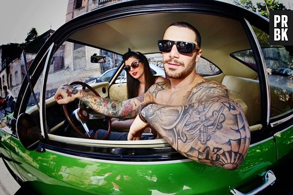 Ao lado de Felipe Titto estavam as musas Nah Cardoso e Gabi Lopes