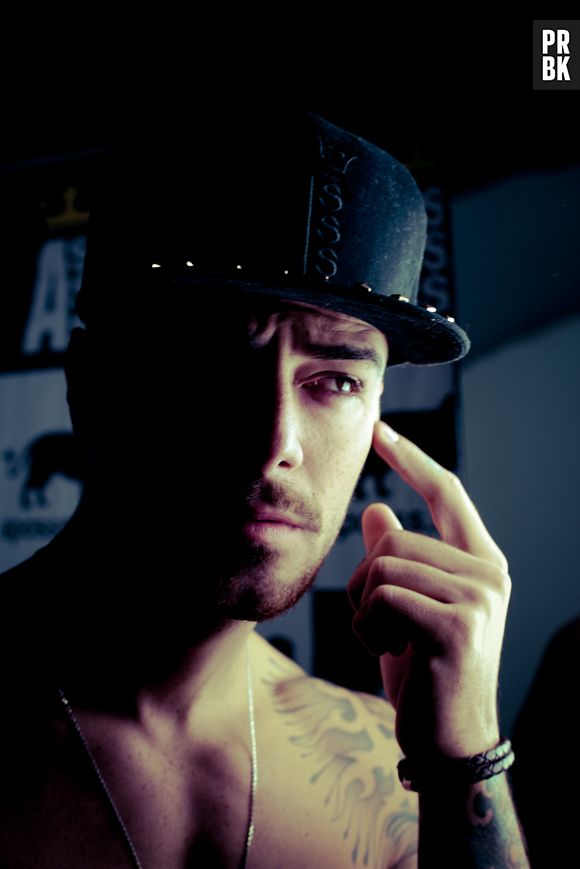 O ensaio protagonizado por Felipe Titto  foi inspirado na década de 1960