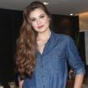 A atriz Camila Queiroz faz aniversário em 27 de junho. Portanto, canceriana de carteirinha!