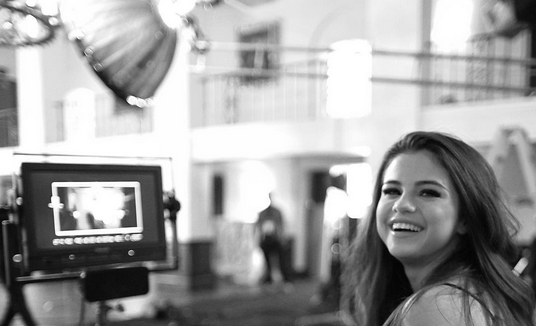 Selena Gomez publica vídeo emocionante da "Revival Tour" no Instagram!