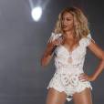 A apresentação de Beyoncé no Super Bowl e a turnê "Mrs. Carter World Tour" contribuiram para o desempenho do casal