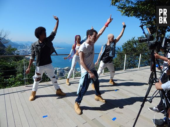 Sam Alves está investindo em coreografias e músicas dançantes para o próximo CD