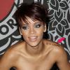 Em 2008, Rihanna resolveu eternizar o amor que tem pela amiga Melissa e colocou na pele a data de nascimento da BFF. Melissa também fez a mesma coisa