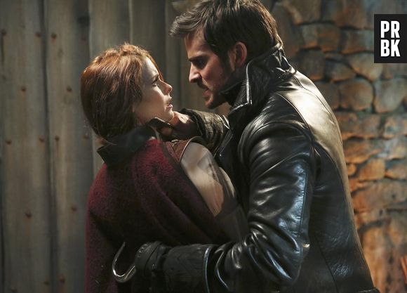 Em "Once Upon a Time", Ariel (Joanna Garcia) chantageará Hook (Colin O'Donoghue)