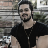 Com o novo cabelo, Luan Santana chegou a ser comparado ao cantor Tiago Iorc