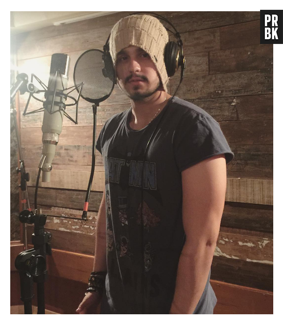 Touquinhas para um bad hair day? No Luan Santana o acessório fica lindo