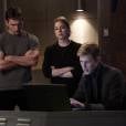  Nolan (Gabriel Mann) e Aiden (Barry Sloane) ajudam Emily (Emily VanCamp) em "Revenge" 