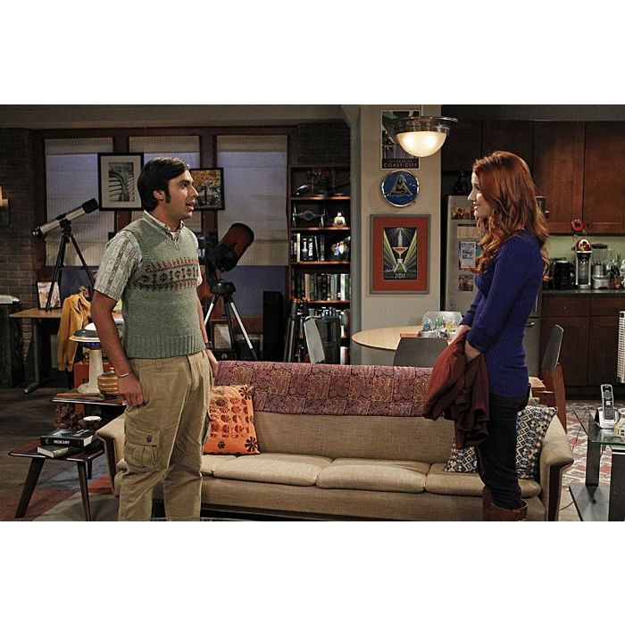  Raj (Kunal Nayyar) e Emily (Kate Leclerc) se aproximar&amp;atilde;o mais em &quot;The Big Bang Theory&quot; 