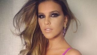 Mariana Rios posa sensual só de lingerie após fim de "Além do Horizonte"