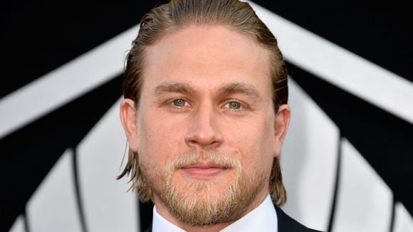 Charlie Hunnam sai de "50 Tons de Cinza" por receber brinquedos eróticos em casa