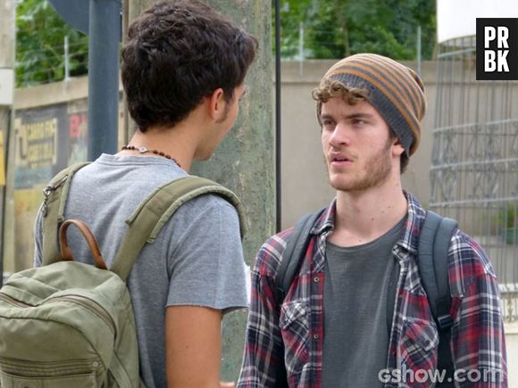 Sidney (Vitor Thiré) acha que o filho de Sofia (Hanna Romanazzi) é dele em "Malhação"