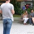  Sofia (Hanna Romanazzi) conversa com Ben (Gabriel Falc&atilde;o) e Anita (Bianca Salgueiro) sobre seu problema em "Malha&ccedil;&atilde;o" 