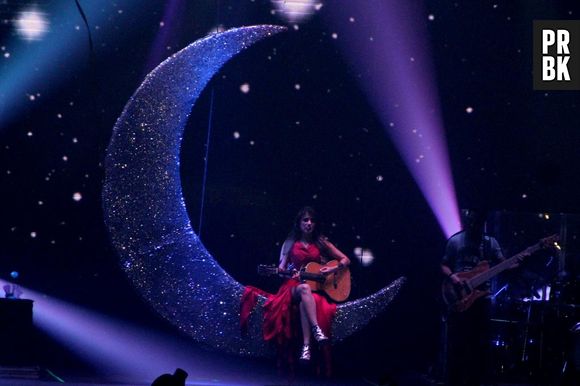 Show de Paula Fernandes contou com cenários impecáveis!