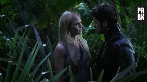 Em "Once Upon a Time", desde o início rolava um super clima entre Emma (Jennifer Morrison) e Hook (Colin O'Donoghue)