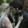 Em "Once Upon a Time", o primeiro beijo de Emma (Jennifer Morrison) e Hook (Colin O'Donoghue) aconteceu na Terra do Nunca