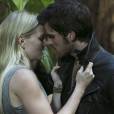  Em "Once Upon a Time", o primeiro beijo de Emma (Jennifer Morrison) e Hook (Colin O'Donoghue) aconteceu na Terra do Nunca 
