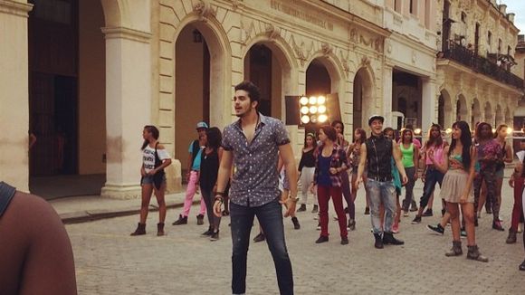 Luan Santana grava clipe da música "Bailando" junto com Enrique Iglesias